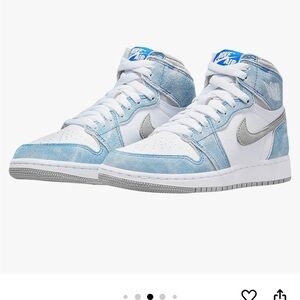 Jordan 1 Hyper Royal Retro OG High